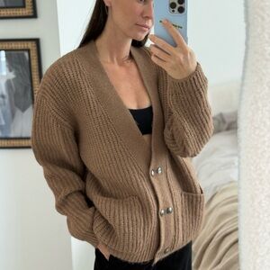 Cardigan in brown color. Size S.Zara. Excellent condition